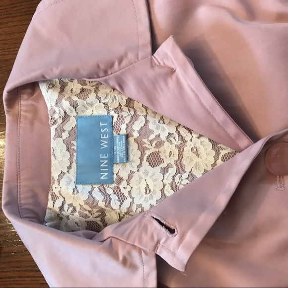 Dusty pink spring raincoat - Picture 2 of 4